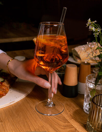 restaurant-wadern-zur-sonne-gasthaus-bistro-galerie-cocktail-aperol