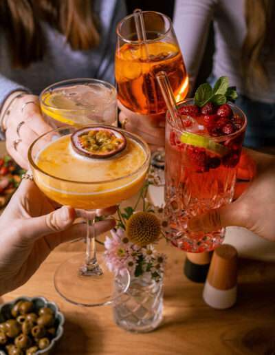 restaurant-wadern-zur-sonne-gasthaus-bistro-galerie-cocktails-aperol-lillet-martini-mojito